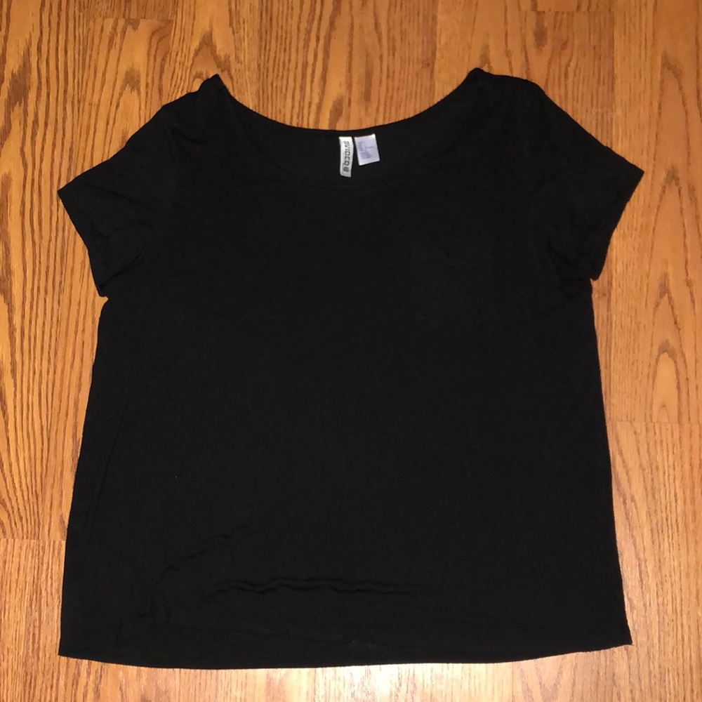 black tee